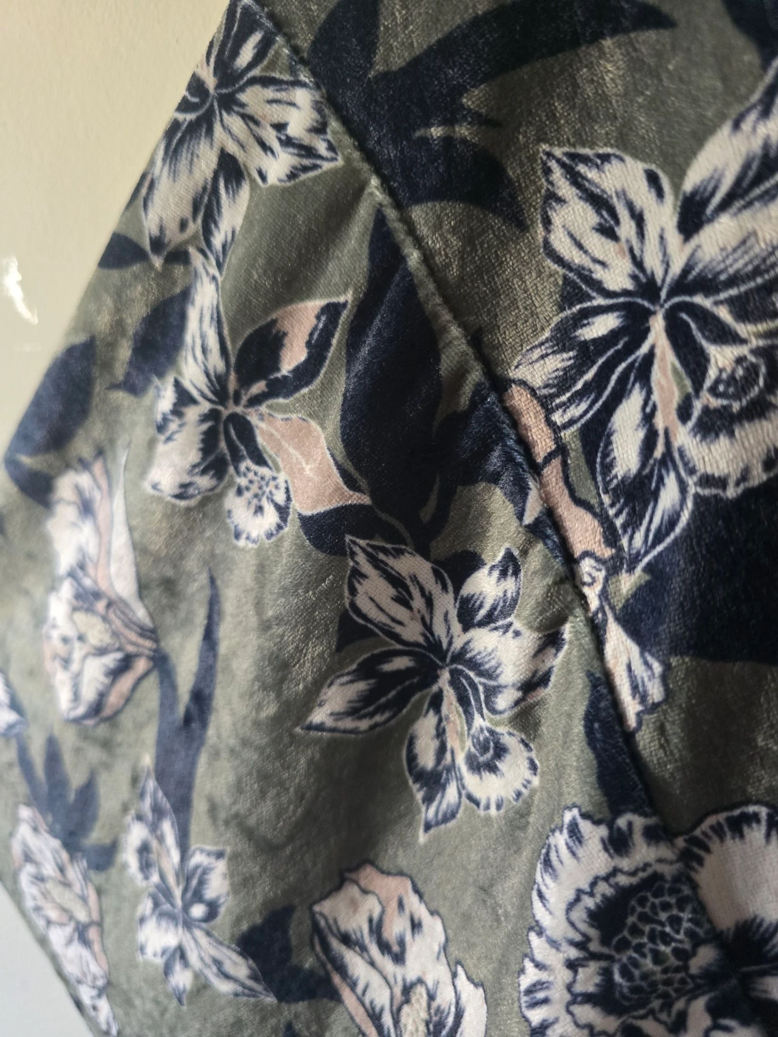 Kimono floral com babados verde e preto de Lefties - tamanho – photo 5